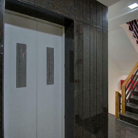 Hotel Amisha International سورات المظهر الخارجي الصورة