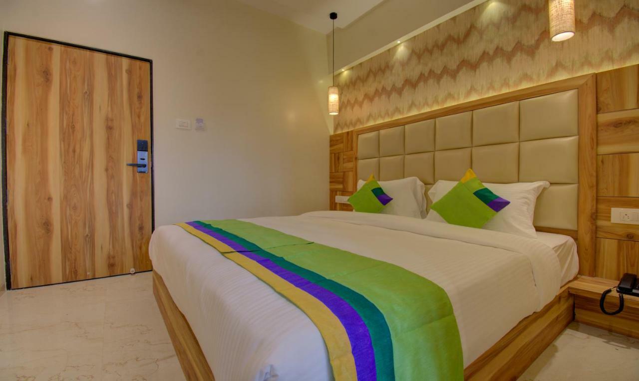 Hotel Amisha International سورات المظهر الخارجي الصورة