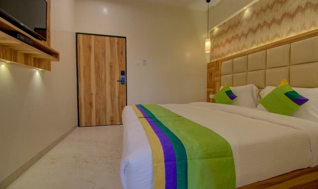 Hotel Amisha International سورات المظهر الخارجي الصورة