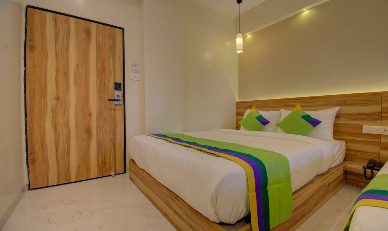 Hotel Amisha International سورات المظهر الخارجي الصورة