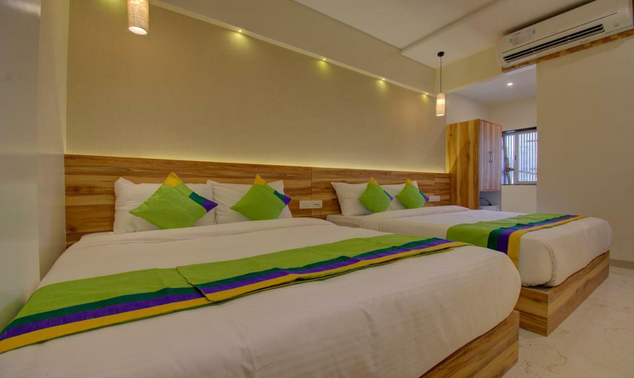 Hotel Amisha International سورات المظهر الخارجي الصورة
