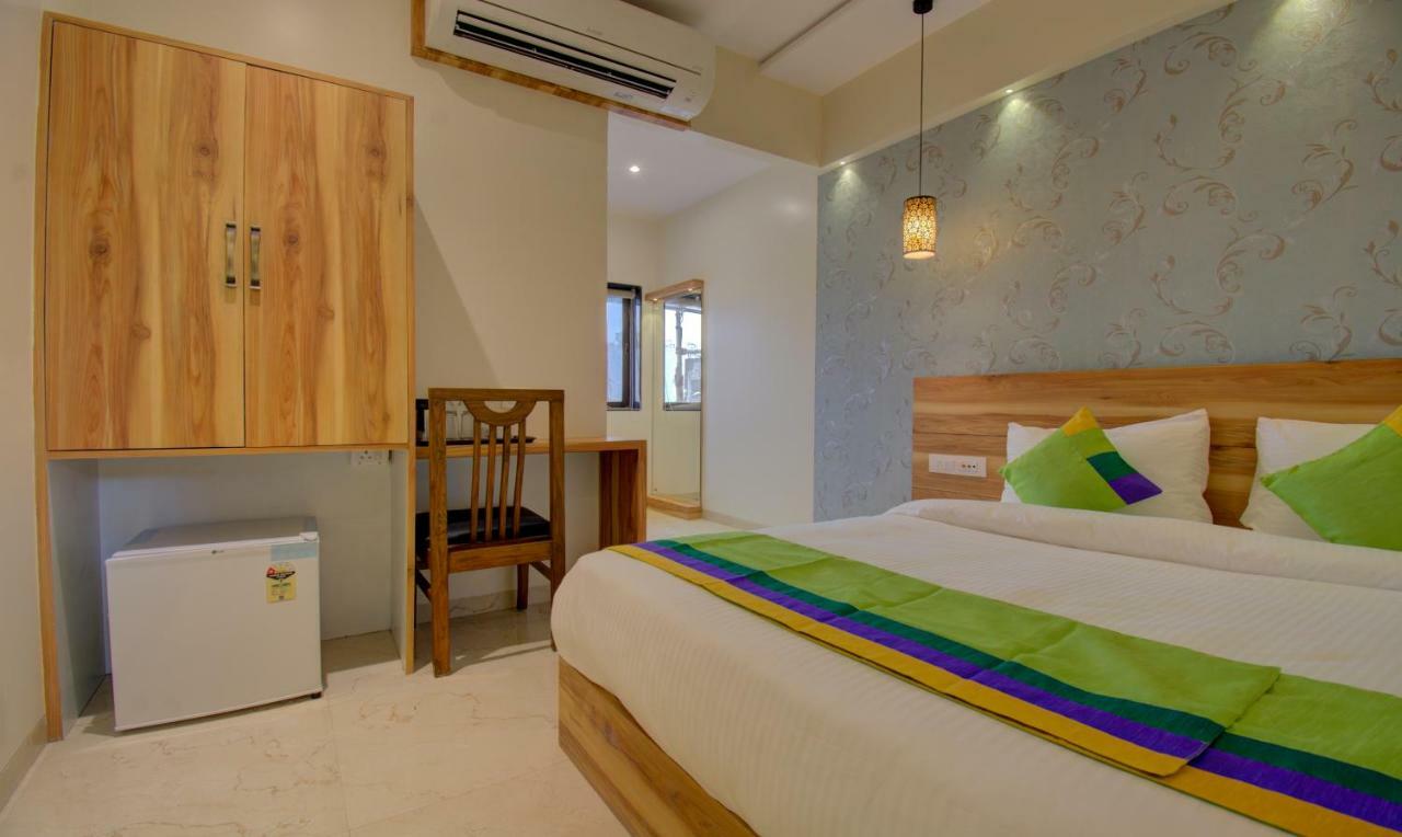 Hotel Amisha International سورات المظهر الخارجي الصورة